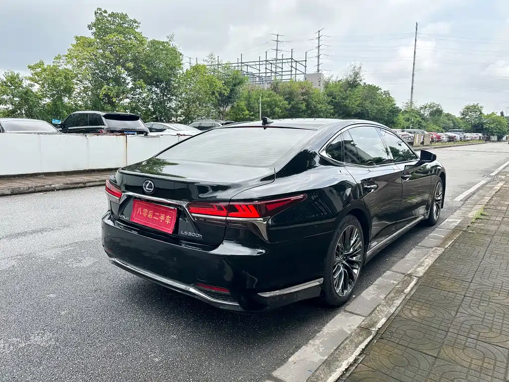 Lexus LS 2018 500h Executive Edition National VI