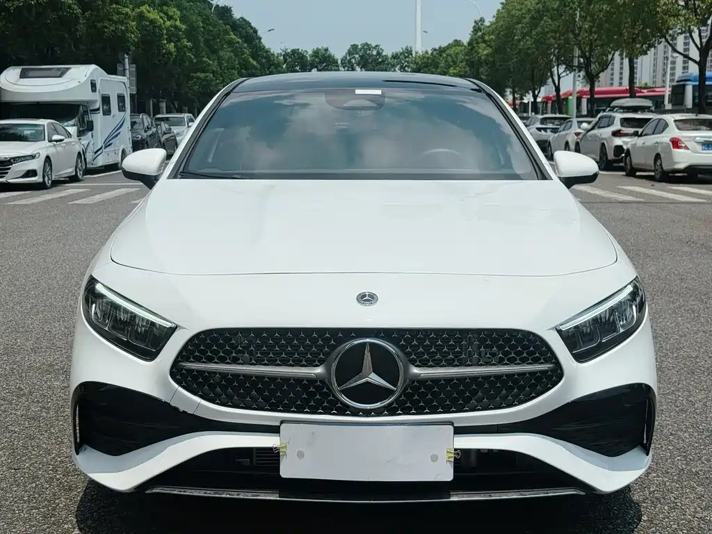 Mercedes-Benz A-Class 2024 A 200 L Fashion Edition