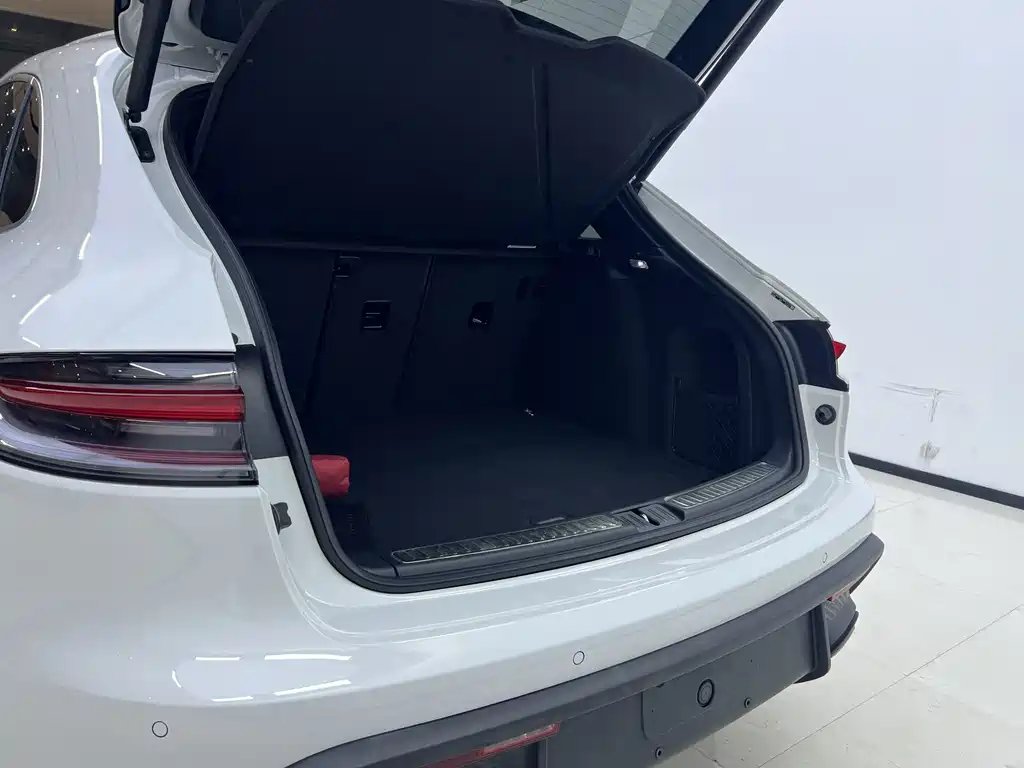 Macan 2023 2.0T