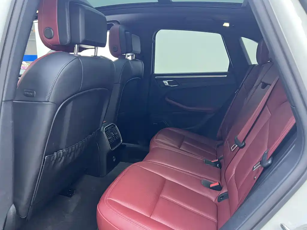 Macan 2023 2.0T
