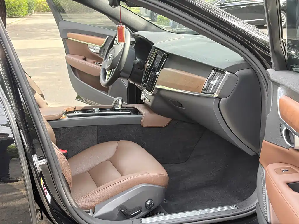 Volvo S90 2023 B5 Intelligent Luxury Edition
