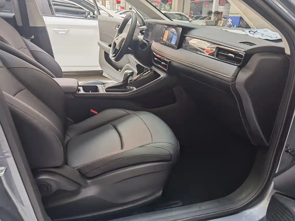 Roewe i5 2023 Model 1.5L CVT Luxury Edition
