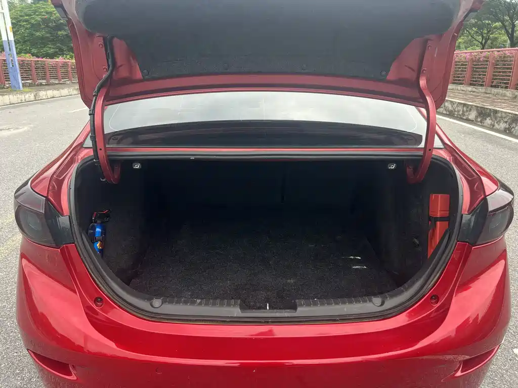 Mazda 3 Atenza 2017 3-door 2.0L automatic premium model National V
