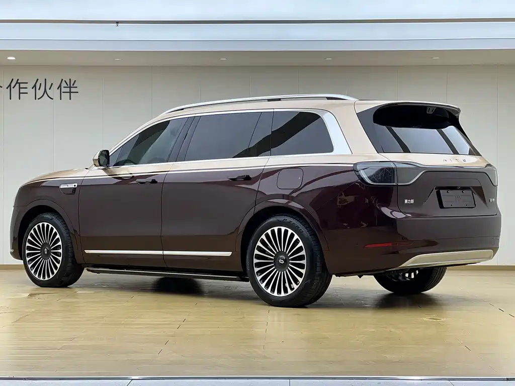 SWM M9 2025 Edition Range-Extended Max Version 52kWh 6-Seater (192-line LiDAR)