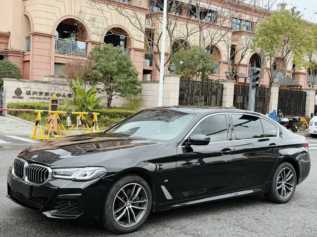 BMW 5 Series 2022 525Li M Sport Package