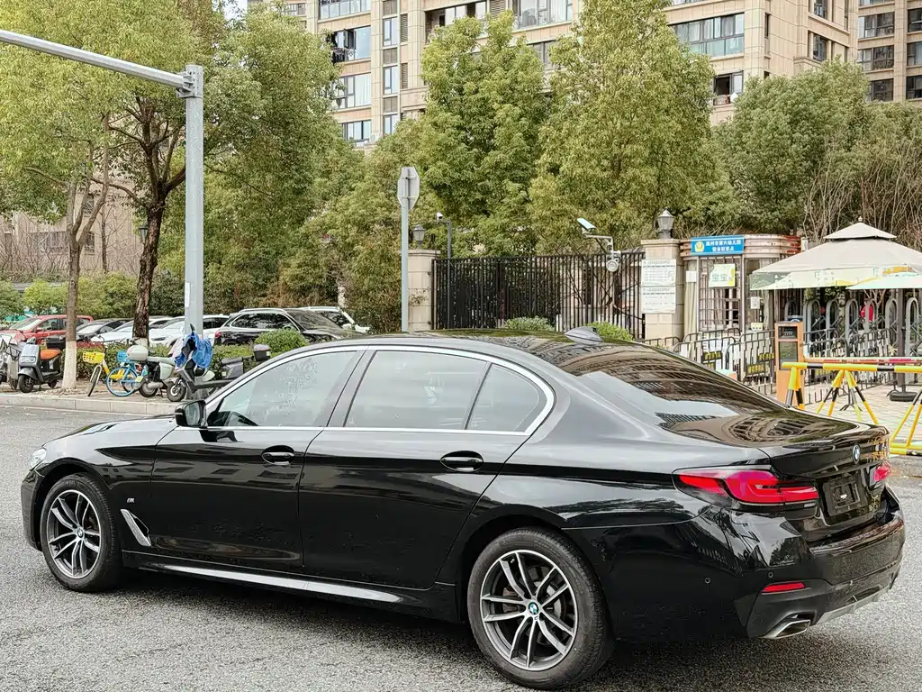 BMW 5 Series 2022 525Li M Sport Package