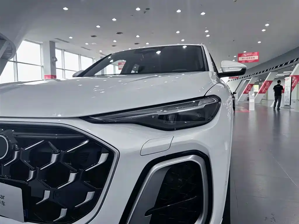 Audi Q5L 2026 Edition 2.0T Smart Hybrid Luxury Version