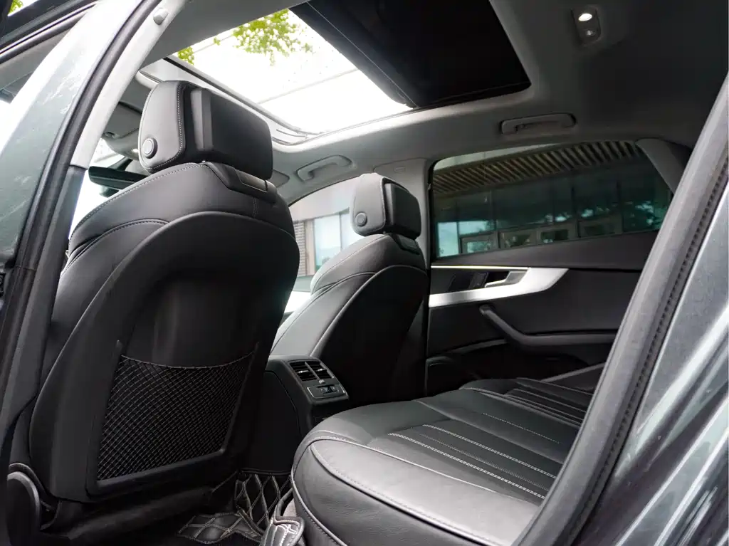 Audi A4L 2020 40 TFSI Luxury Dynamic Edition