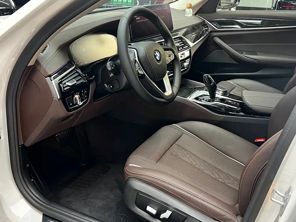 BMW 5 Series 2021 525Li Luxury Package
