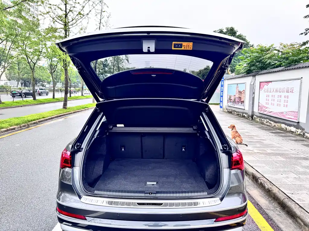 Audi Q3 2022 35 TFSI Fashion Elegance Edition