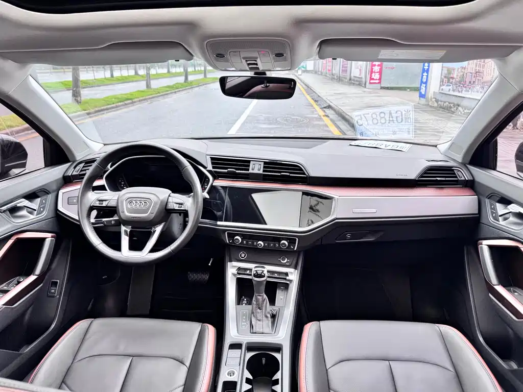 Audi Q3 2022 35 TFSI Fashion Elegance Edition