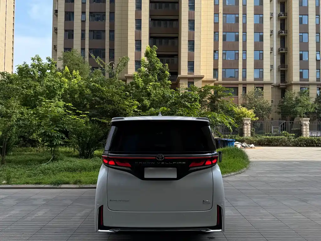 2024 Crown Hybrid 2.5L Prestige Edition