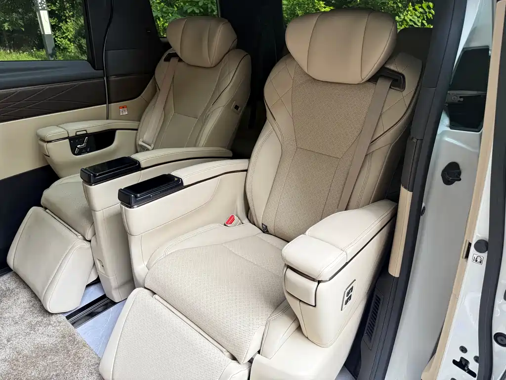 2024 Crown Hybrid 2.5L Prestige Edition