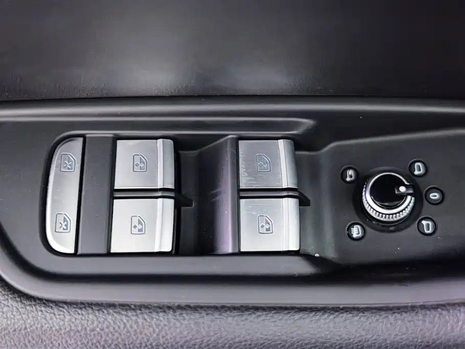 Audi A4L 2024 40 TFSI Fashion Dynamic Edition