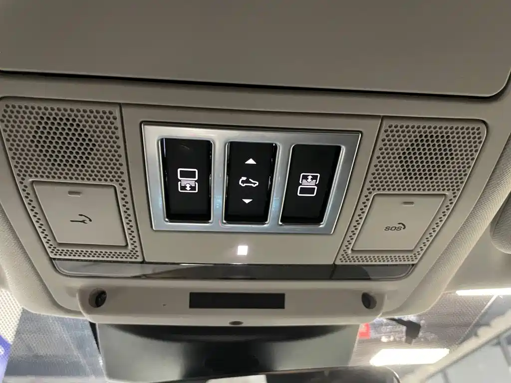 Discovery 2020 3.0 SC V6 SE