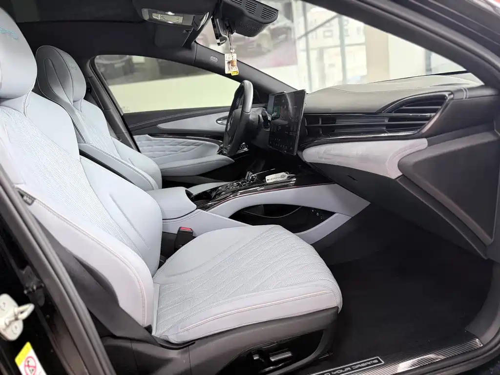 Seahorse 2022 Standard Range Rear-wheel Drive Prestige Edition