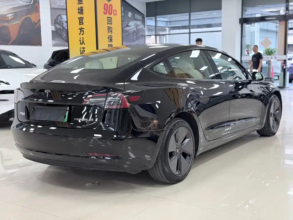 Model 3 Rear-Wheel Drive 2022