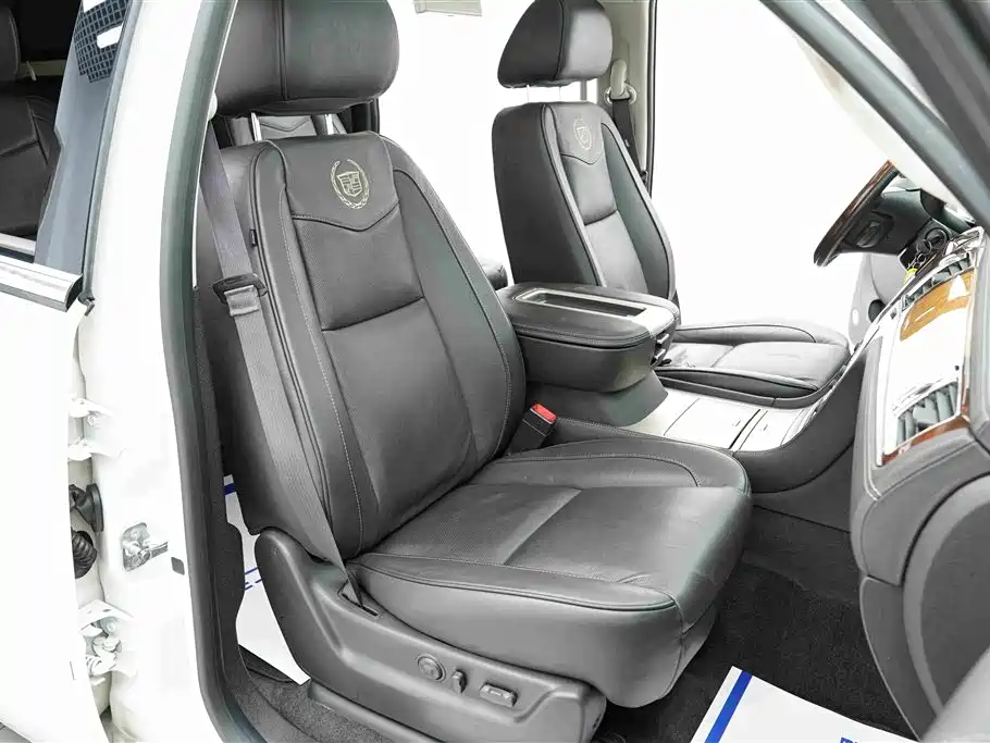 Escalade ESV Platinum Extended Length 2013