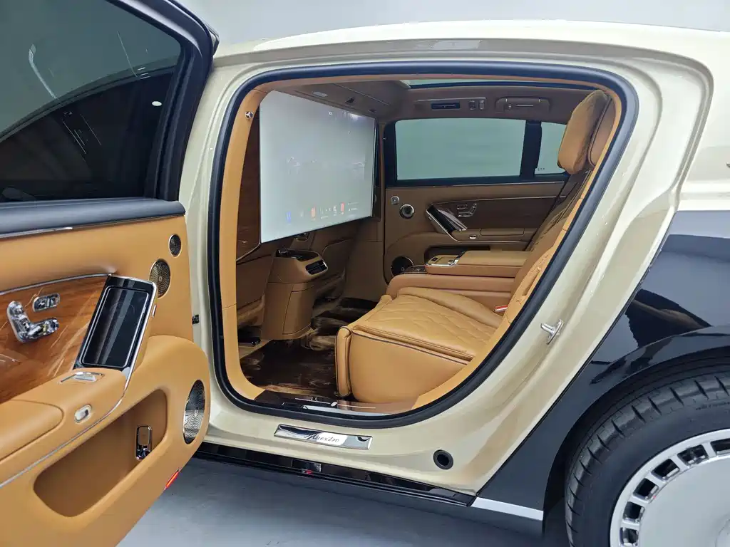 尊界S800 2025 Edition Range-Extended Starlight Executive 4-Seater (896-line LiDAR)