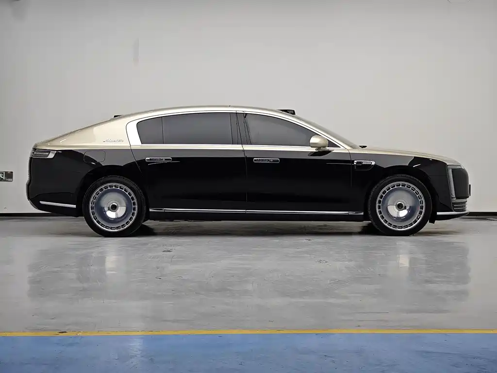 尊界S800 2025 Edition Range-Extended Starlight Executive 4-Seater (896-line LiDAR)