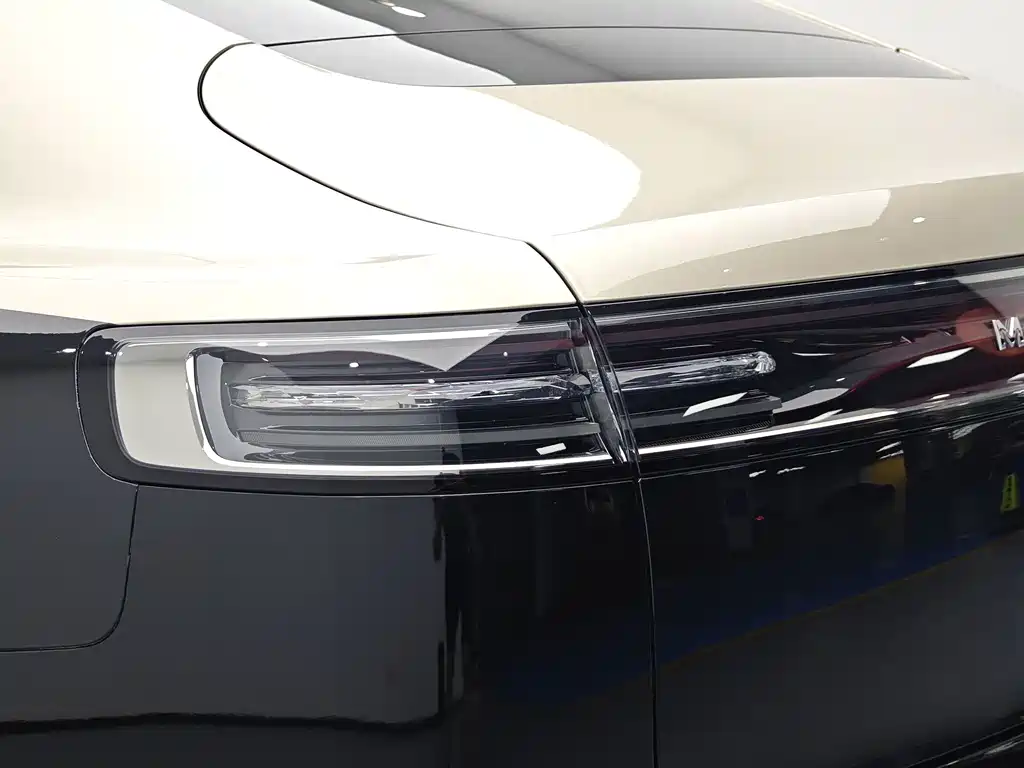 尊界S800 2025 Edition Range-Extended Starlight Executive 4-Seater (896-line LiDAR)
