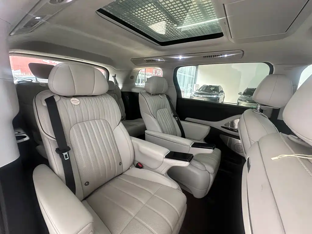 Dreamer 2025 PHEV Four-Wheel Drive Flagship Kunpeng Edition