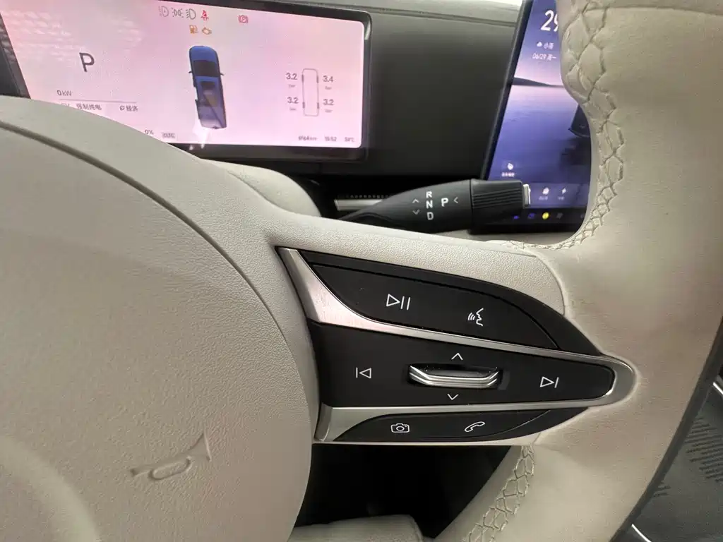 Dreamer 2025 PHEV Four-Wheel Drive Flagship Kunpeng Edition