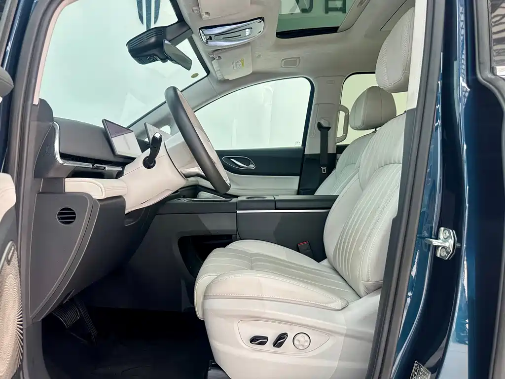 Dreamer 2025 PHEV Four-Wheel Drive Flagship Kunpeng Edition