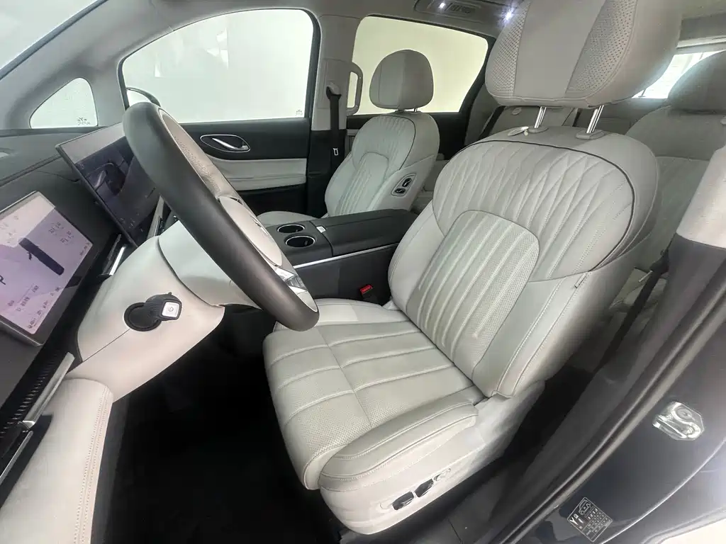 Dreamer 2025 PHEV Four-Wheel Drive Flagship Kunpeng Edition