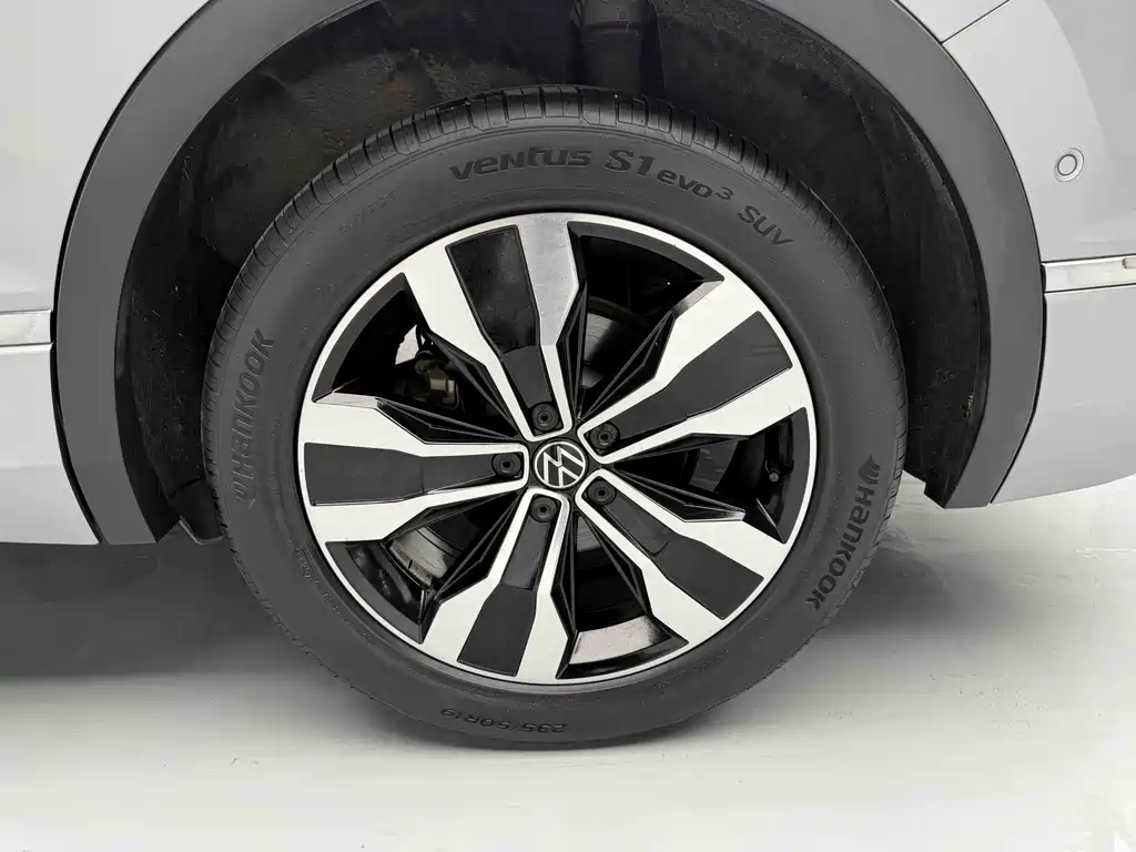 Tiguan L 2022 330 TSI Automatic 2WD R-Line Flagship Edition