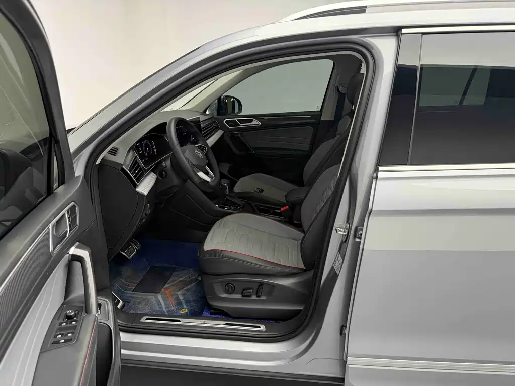 Tiguan L 2022 330 TSI Automatic 2WD R-Line Flagship Edition