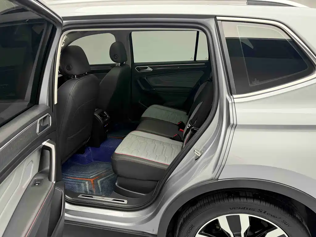 Tiguan L 2022 330 TSI Automatic 2WD R-Line Flagship Edition