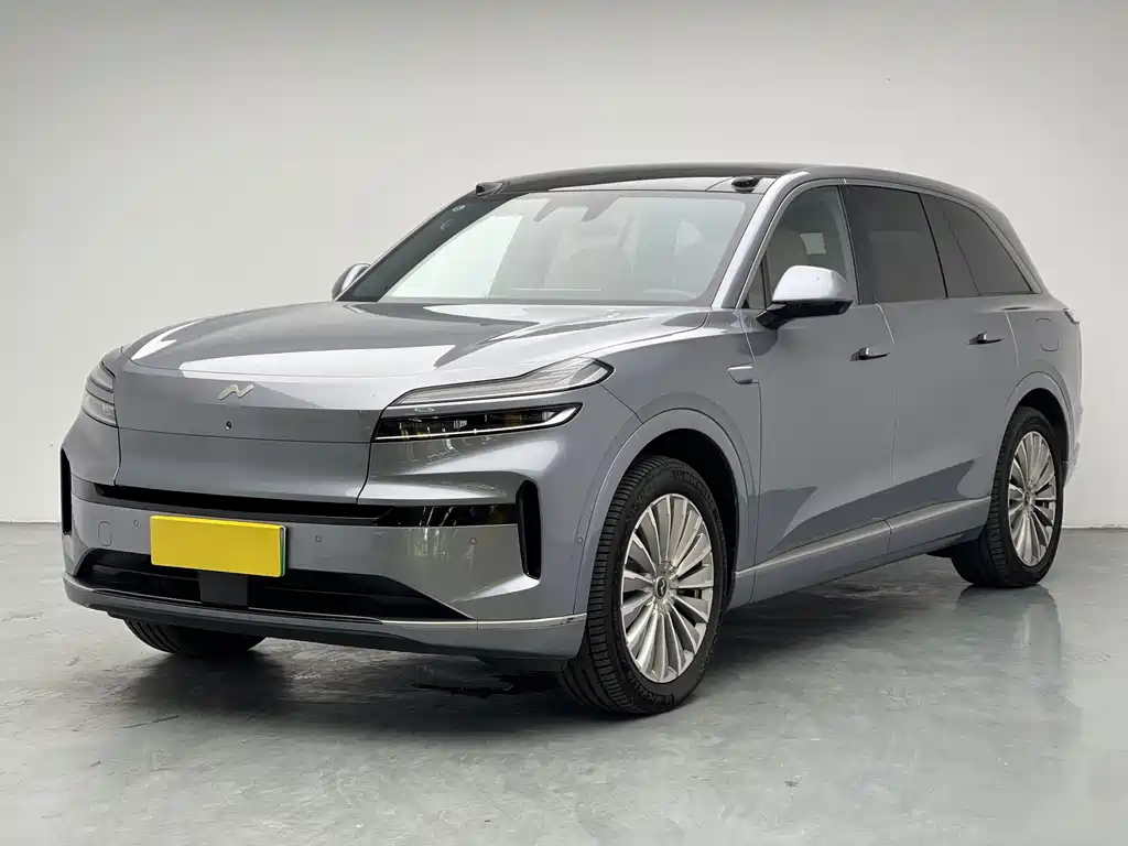 L90 Ultra 2025 6-seat edition