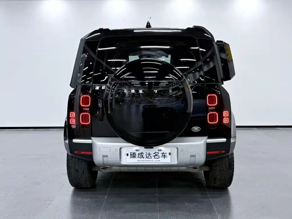 Land Rover Defender 2023 Edition 90 2.0T P300 SE