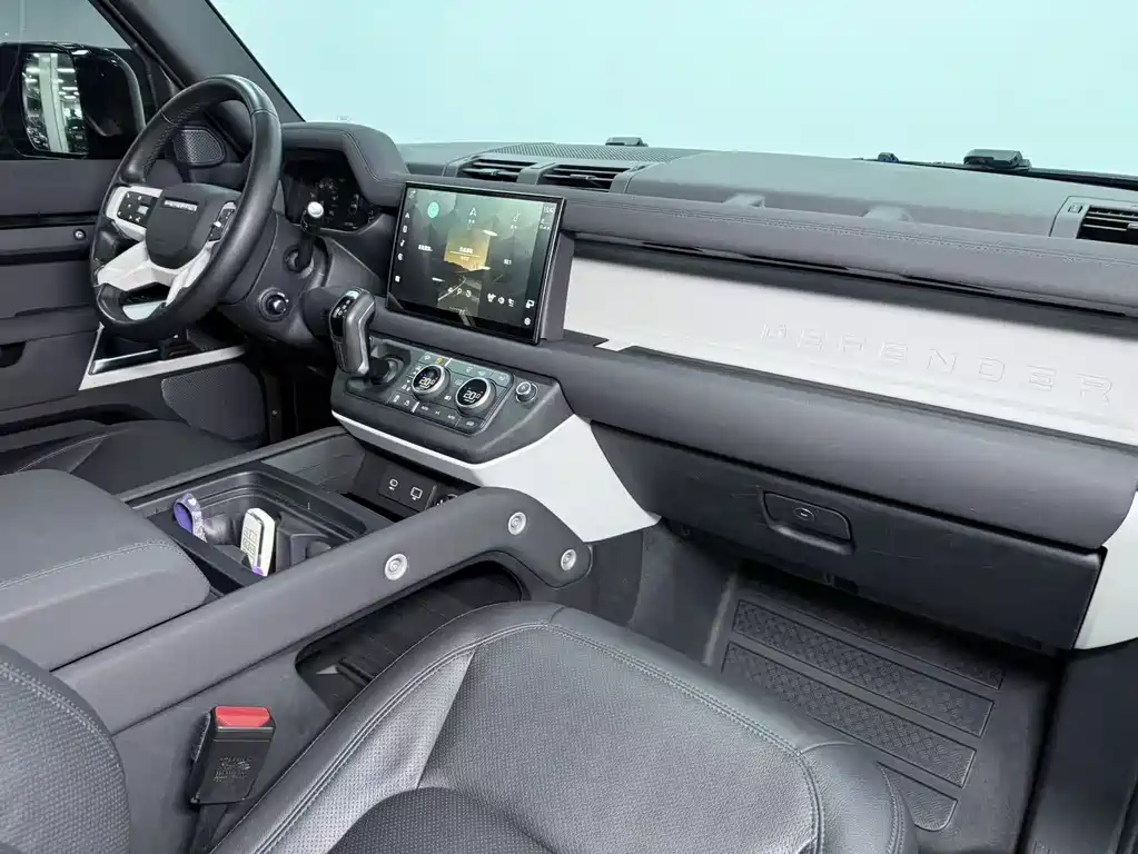Land Rover Defender 2023 Edition 90 2.0T P300 SE