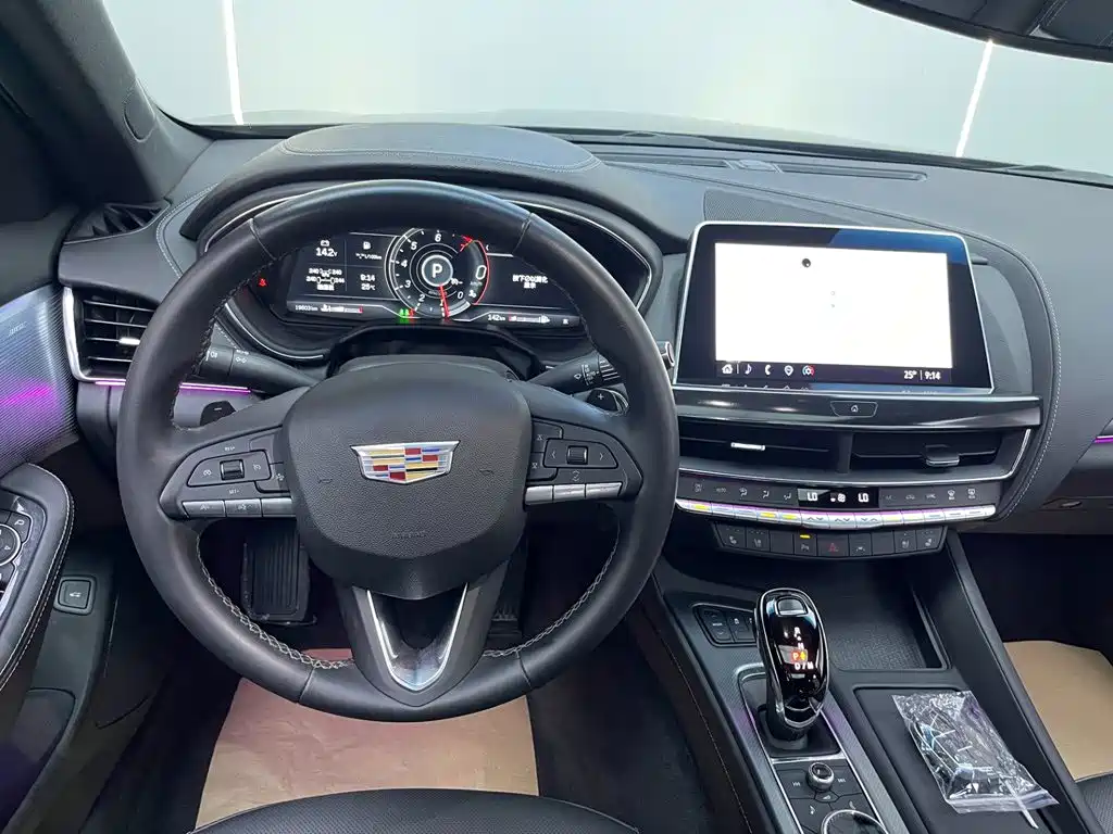 Cadillac CT5 2023 28T Luxury (Standard)