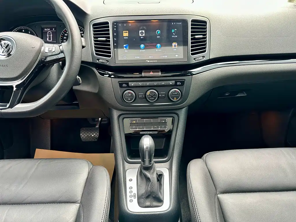 Shangri-La 2018 380TSI Premium 7-seater