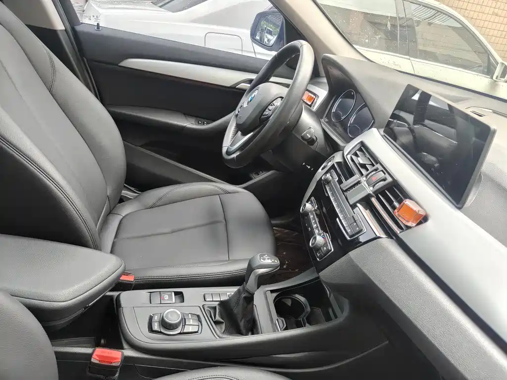 BMW X1 2019 sDrive20Li Leading Edition