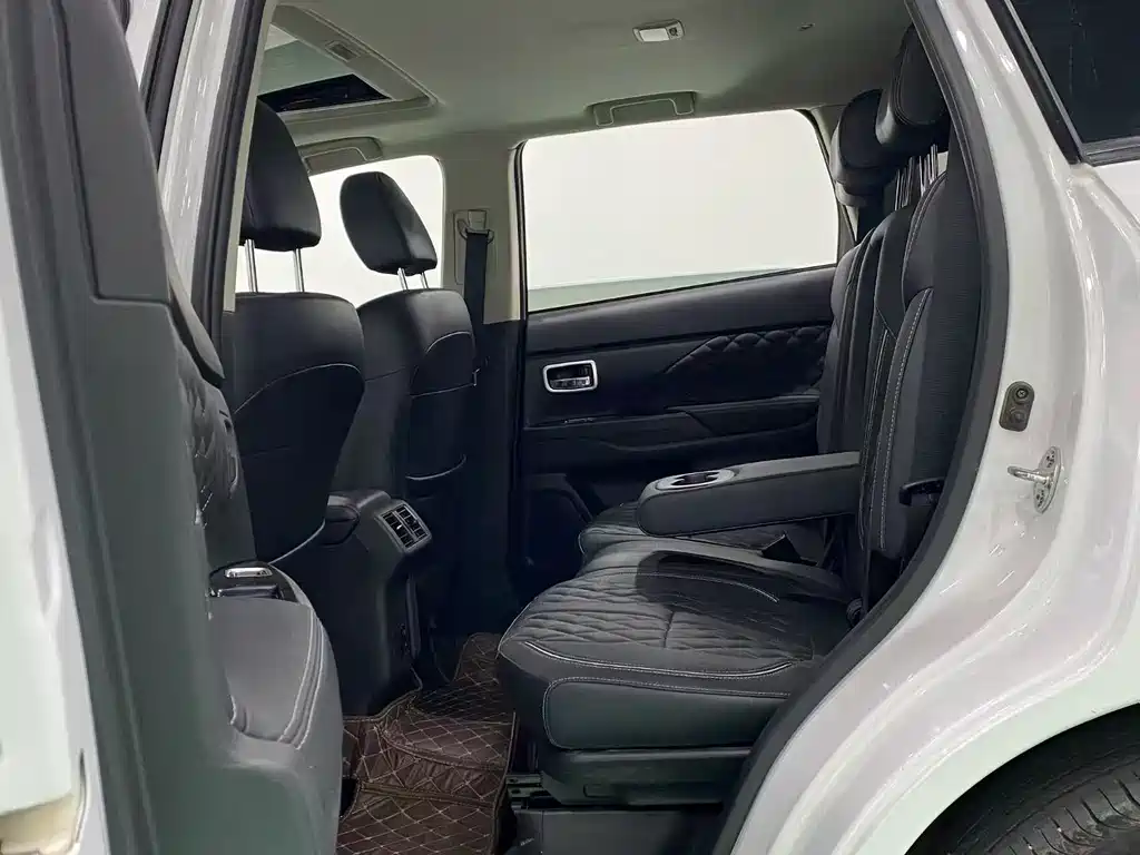 Outlander 2021款 Facelift 2.0L 2WD Enjoyment Edition 7-seat
