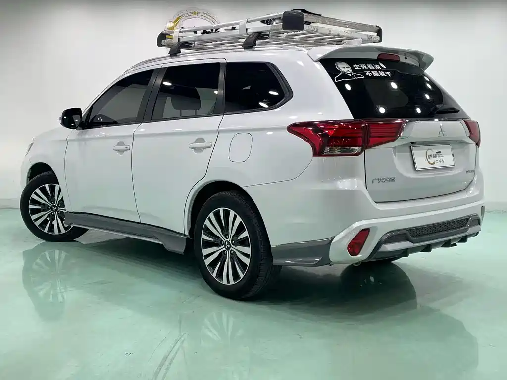 Outlander 2021款 Facelift 2.0L 2WD Enjoyment Edition 7-seat