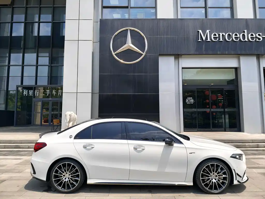 Mercedes-Benz A-Class AMG 2023 4MATIC A 35 L