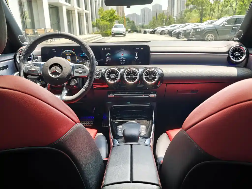 Mercedes-Benz A-Class AMG 2023 4MATIC A 35 L