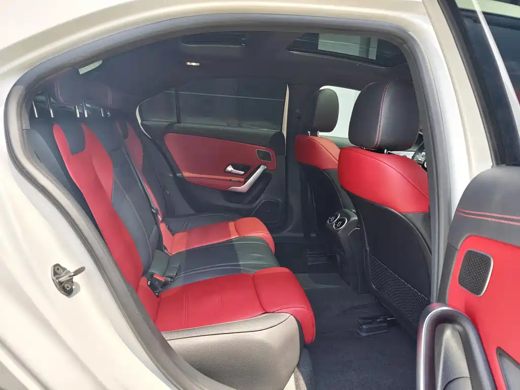 Mercedes-Benz A-Class AMG 2023 4MATIC A 35 L