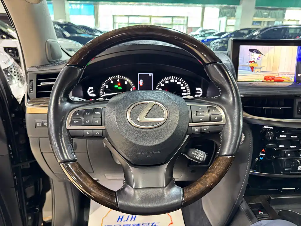 Lexus LX 2016 570 Luxury Edition