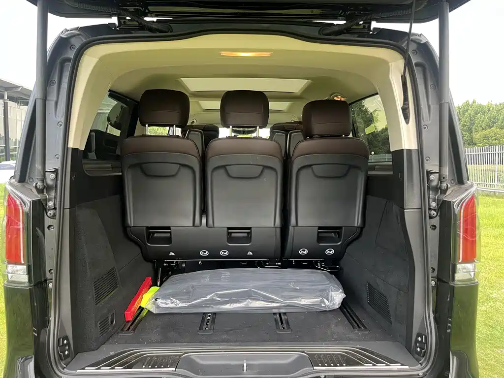 Mercedes-Benz V-Class 2024 300 L Long Wheelbase Prestige Edition