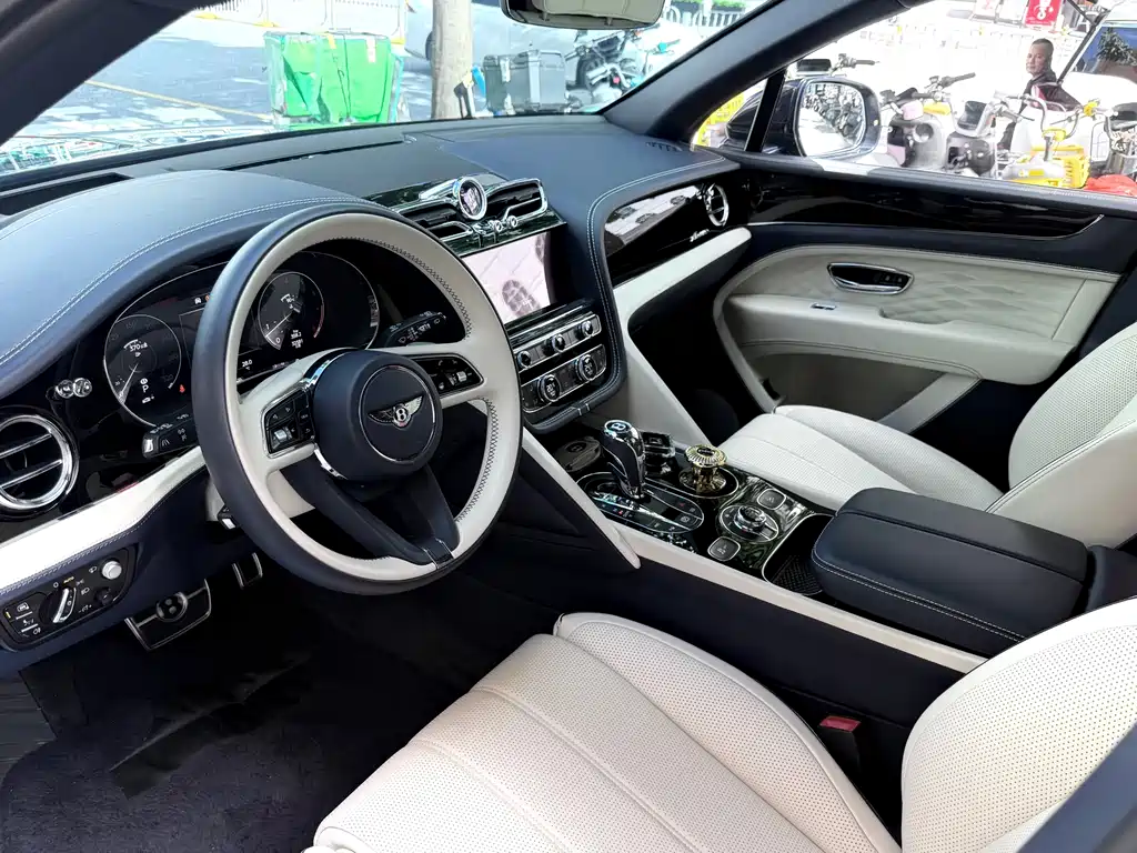 Range Rover 2023 4.0T V8 Long Wheelbase Autobiography Edition