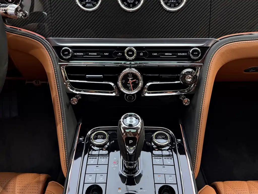 Ferrari 2023 model 4.0T V8 Adatto edition