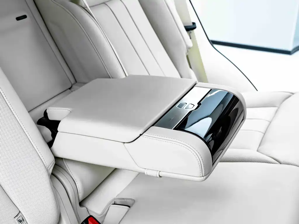 Range Rover 2023 3.0 L6 400PS Grand Edition