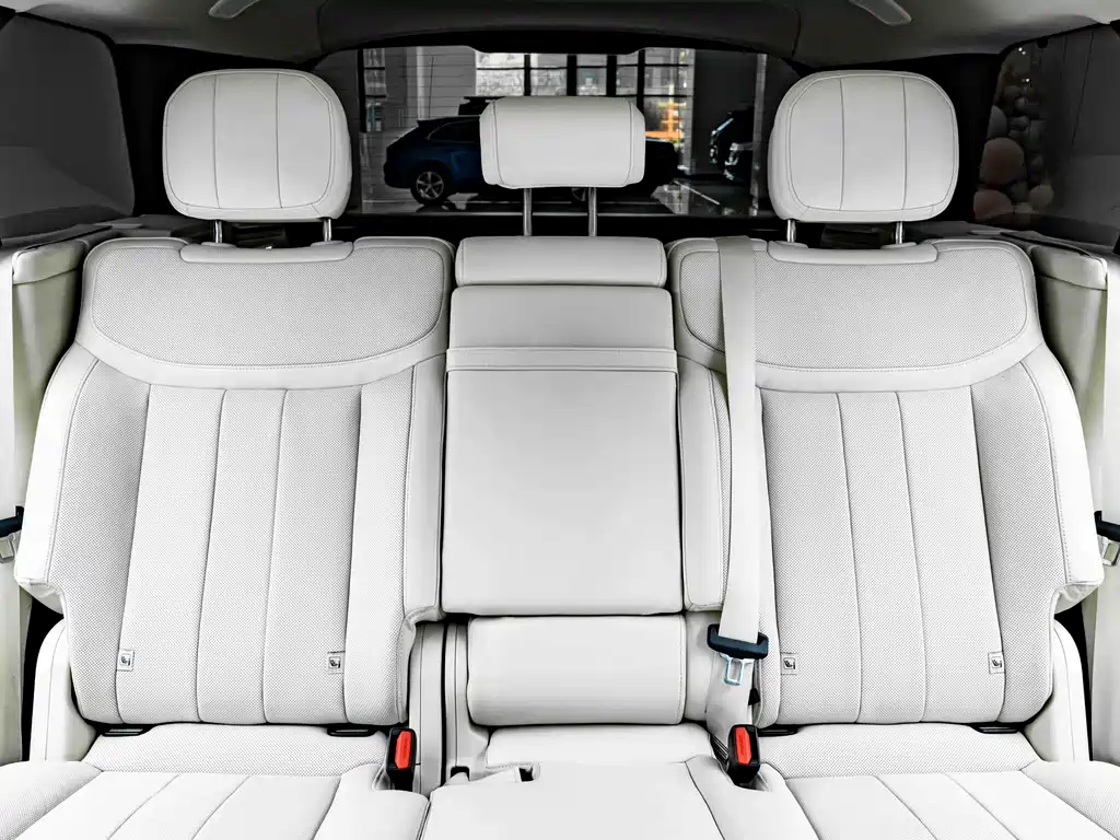 Range Rover 2023 3.0 L6 400PS Grand Edition