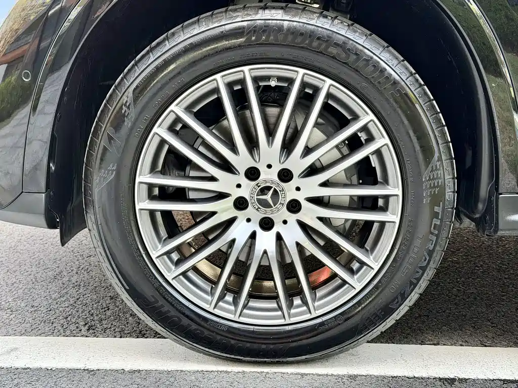 Mercedes-Benz GLC 300 L 4MATIC Dynamic Edition 5-seater